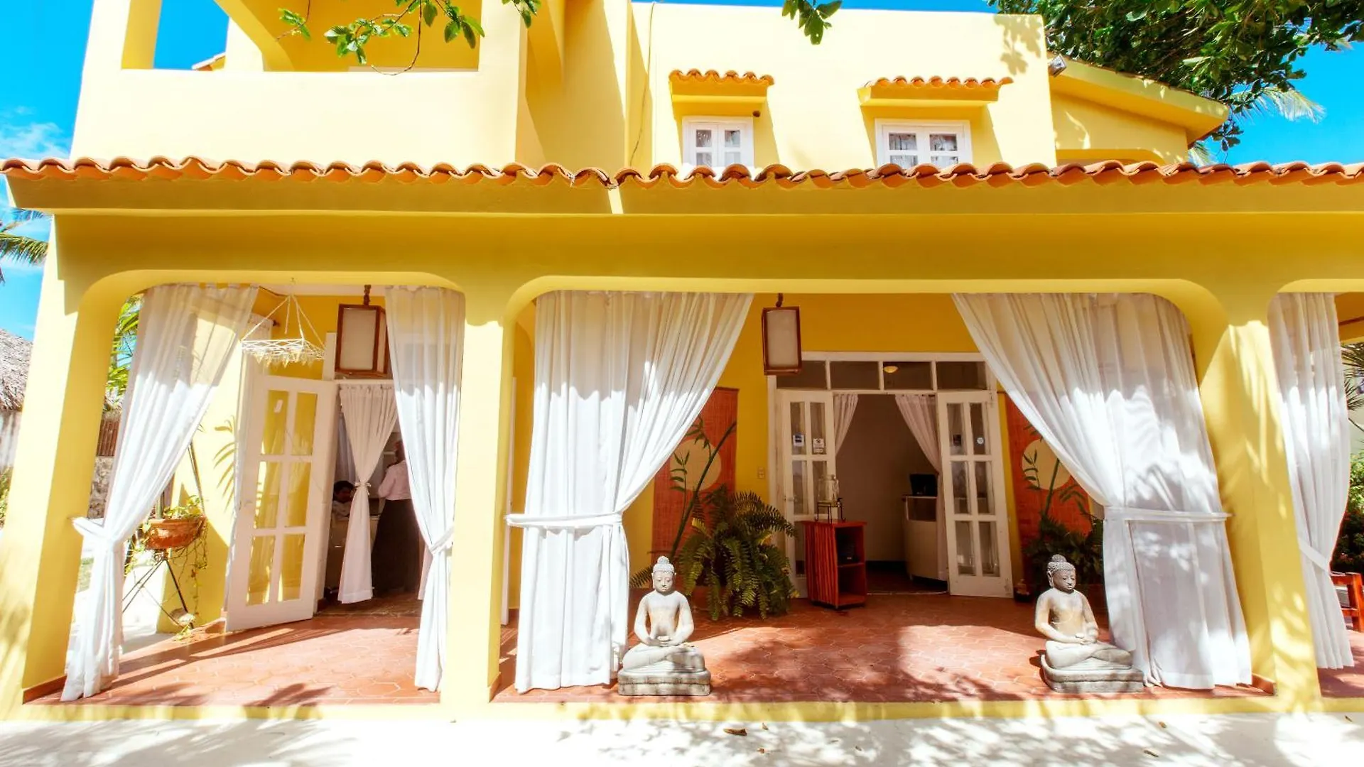 Tropicana Suites Deluxe Beach Club And Pool - Playa Los Corales Punta Cana