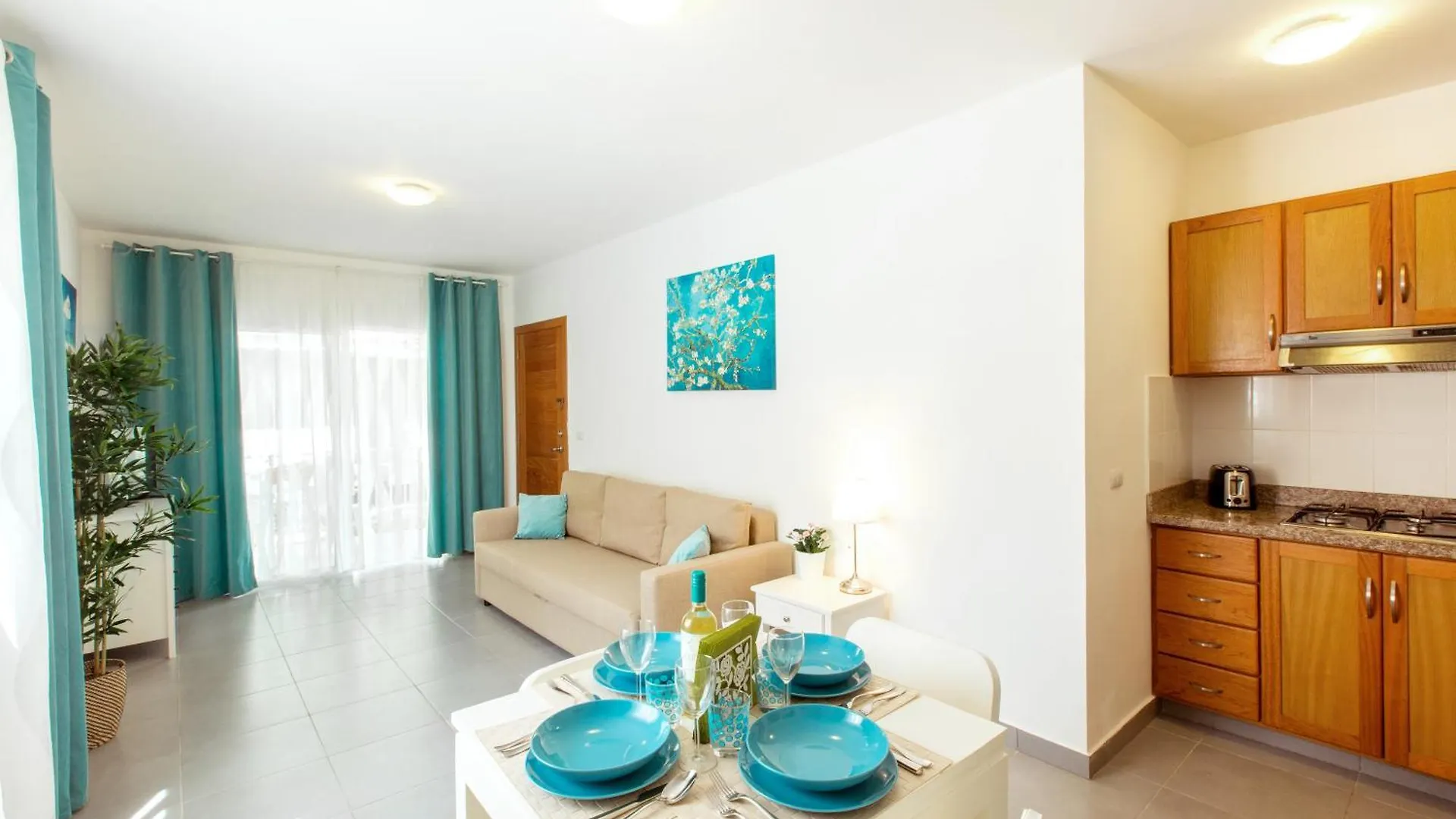 Tropicana Suites Deluxe Beach Club And Pool - Playa Los Corales 蓬塔卡纳