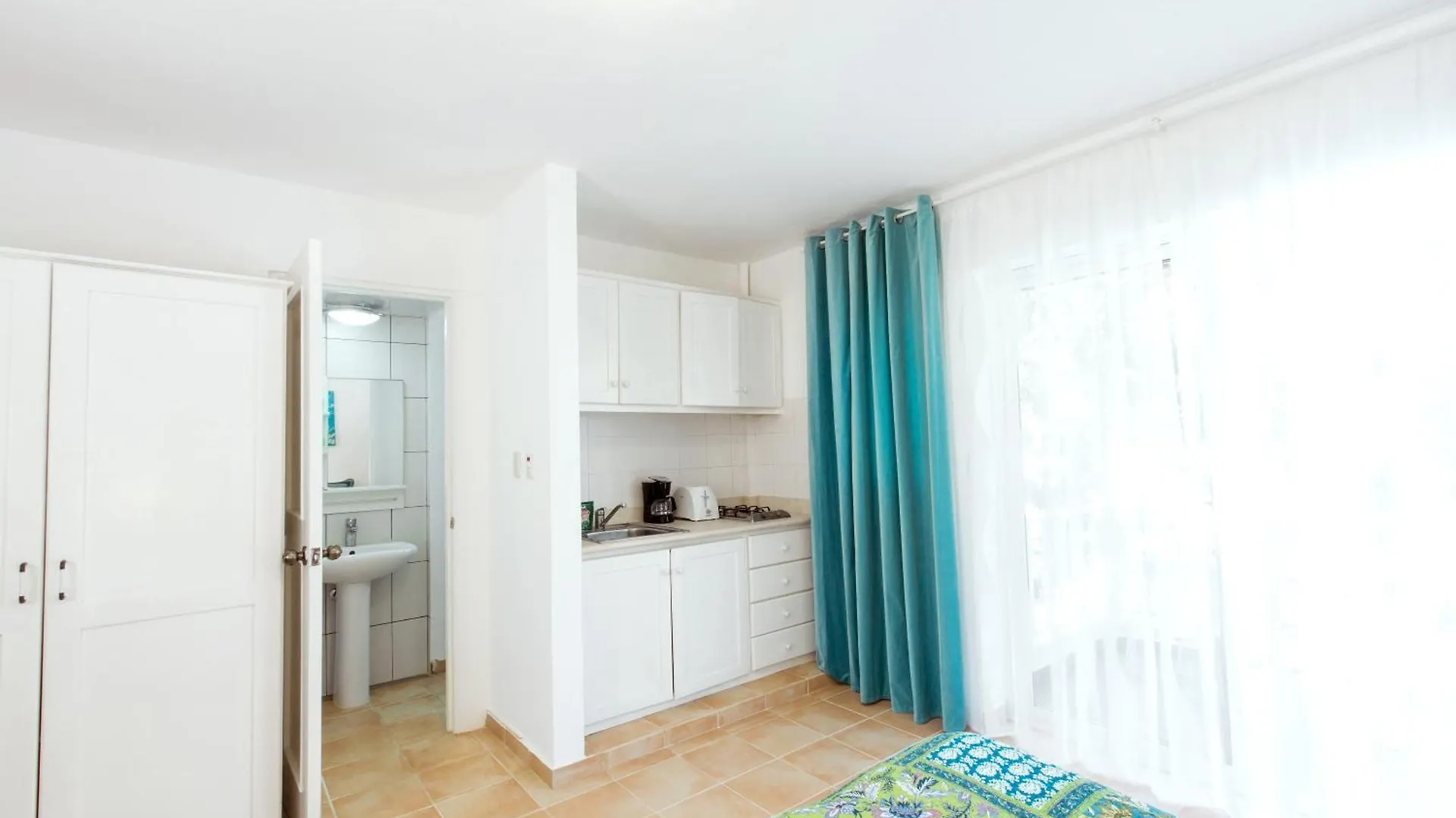 Tropicana Suites Deluxe Beach Club And Pool - Playa Los Corales 蓬塔卡纳 5*,