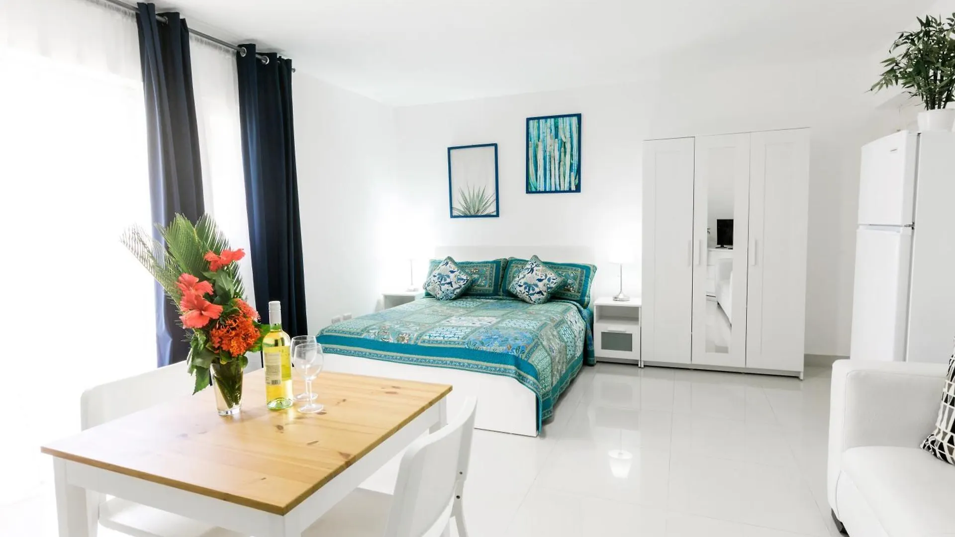 酒店 Tropicana Suites Deluxe Beach Club And Pool - Playa Los Corales 蓬塔卡纳