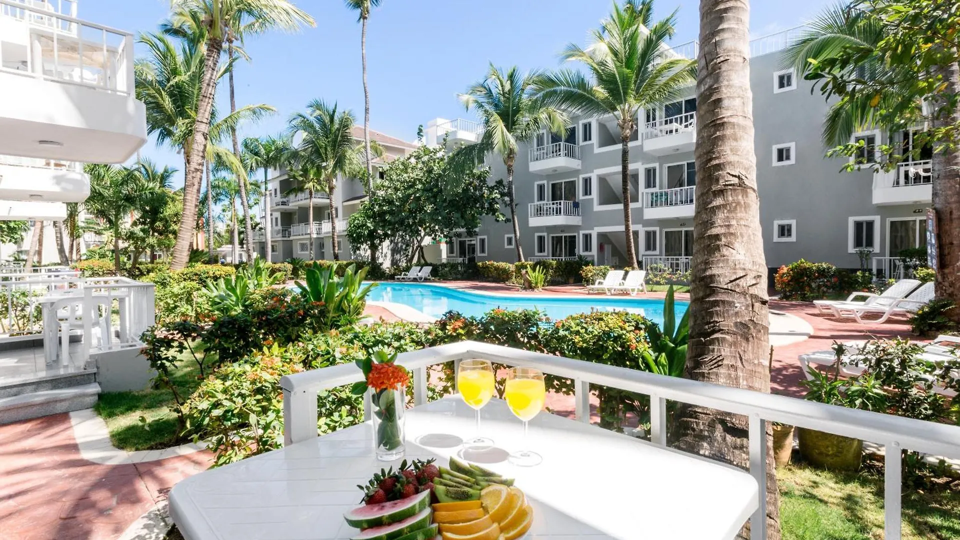 Tropicana Suites Deluxe Beach Club And Pool - Playa Los Corales 蓬塔卡纳 酒店