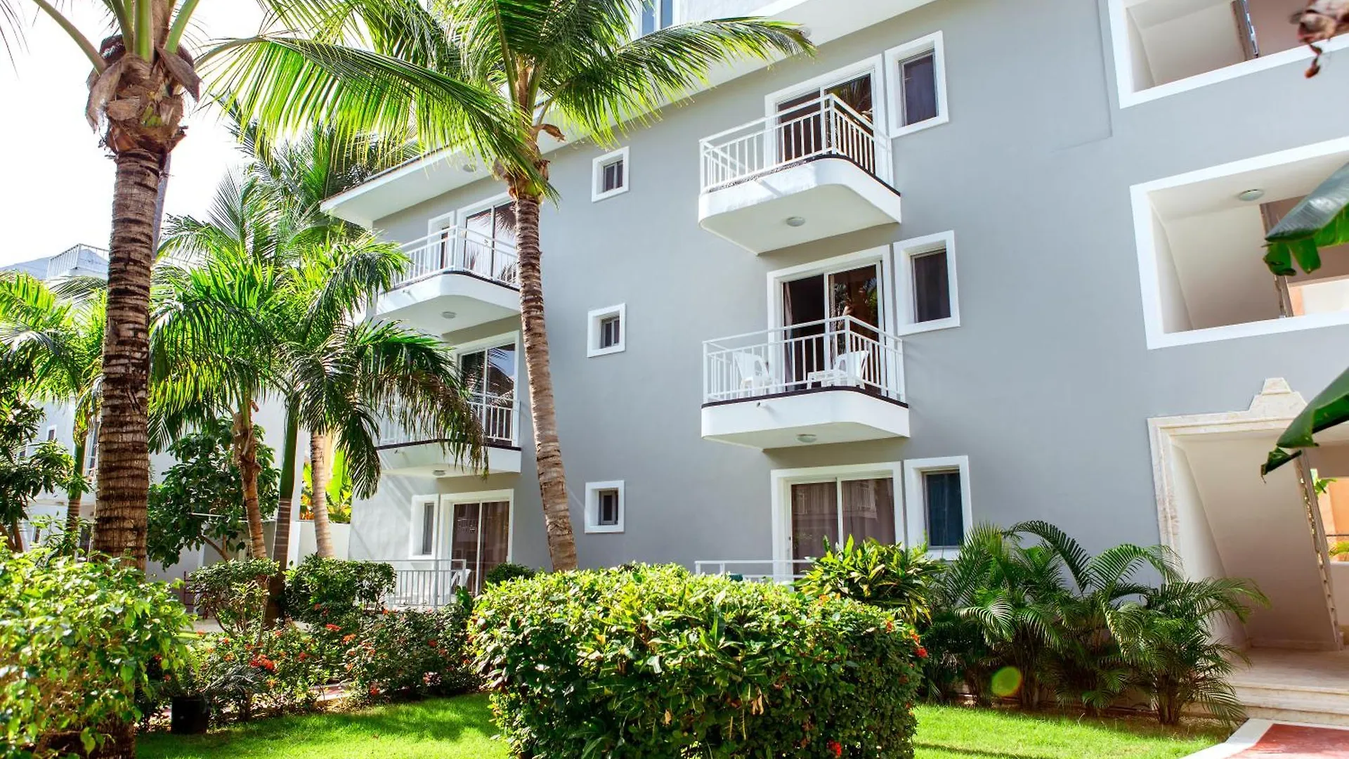 Tropicana Suites Deluxe Beach Club And Pool - Playa Los Corales 蓬塔卡纳 5*,  多米尼加共和国